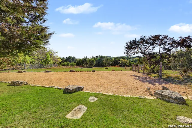 104 PARK RDG Boerne, TX 78006