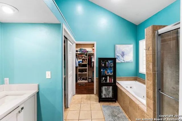 132 E Tall Timber Rd Kerrville, TX 78028
