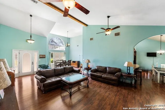 132 E Tall Timber Rd Kerrville, TX 78028
