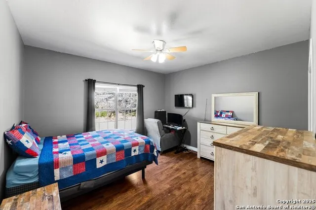 132 E Tall Timber Rd Kerrville, TX 78028