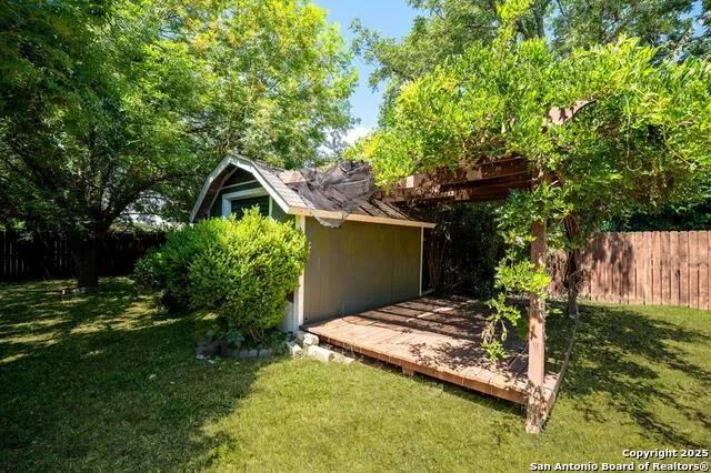 132 E Tall Timber Rd Kerrville, TX 78028
