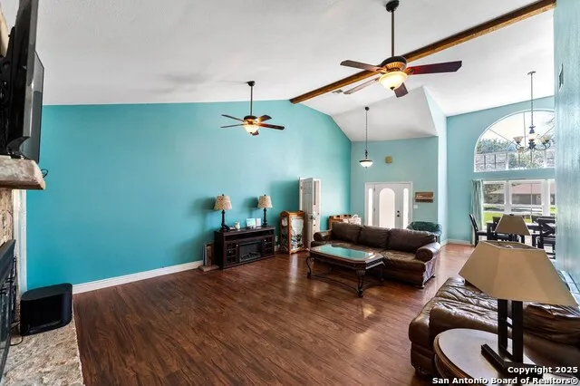 132 E Tall Timber Rd Kerrville, TX 78028