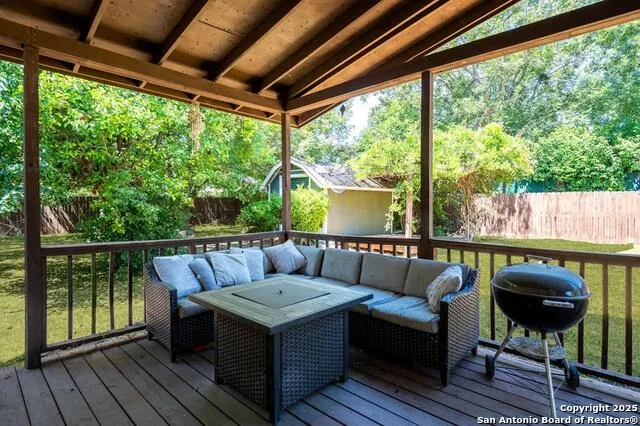 132 E Tall Timber Rd Kerrville, TX 78028
