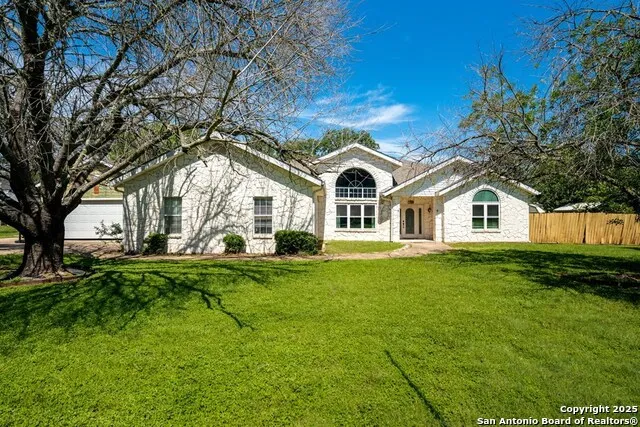 132 E Tall Timber Rd Kerrville, TX 78028