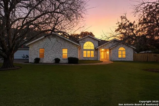 132 E Tall Timber Rd Kerrville, TX 78028