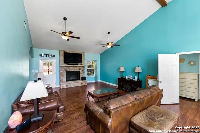 132 E Tall Timber Rd Kerrville, TX 78028