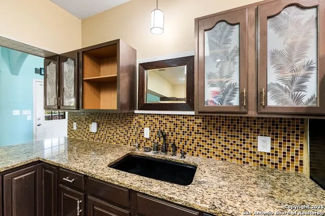 132 E Tall Timber Rd Kerrville, TX 78028
