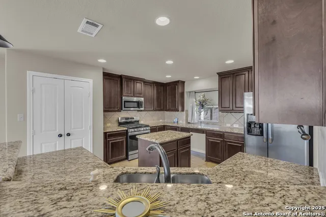 1802 CATTAIL Canyon Lake, TX 78133
