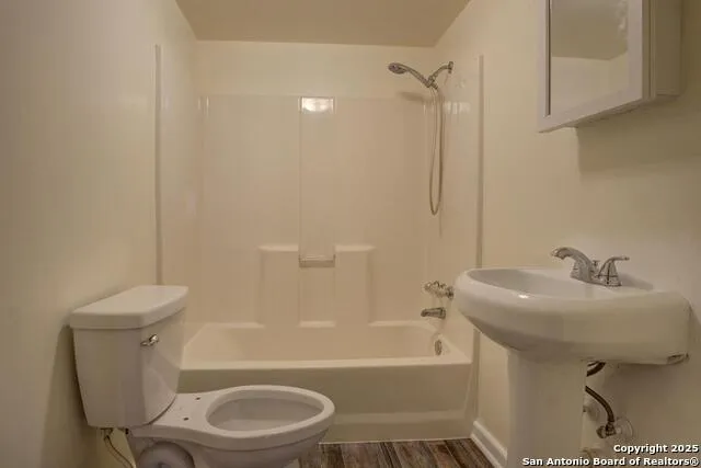 1176 Old Adams Pleasanton, TX 78064