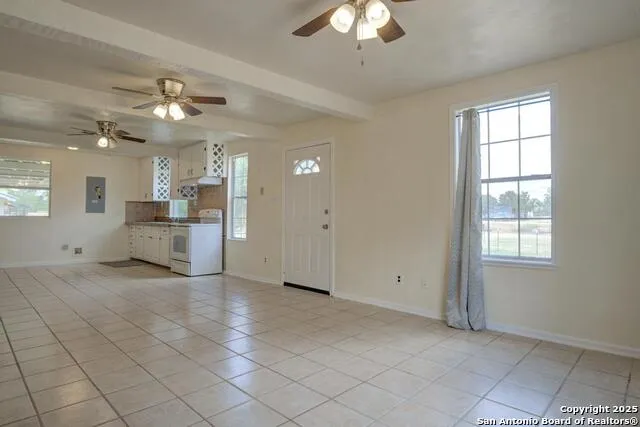 1176 Old Adams Pleasanton, TX 78064