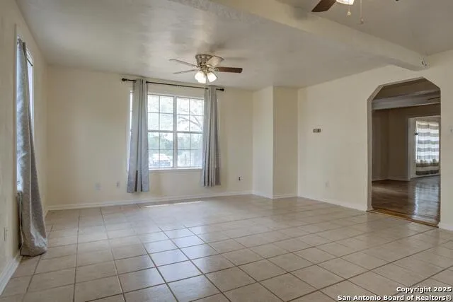 1176 Old Adams Pleasanton, TX 78064