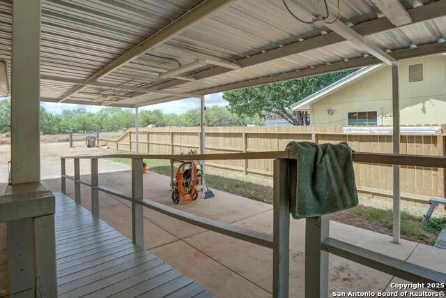 1176 Old Adams Pleasanton, TX 78064