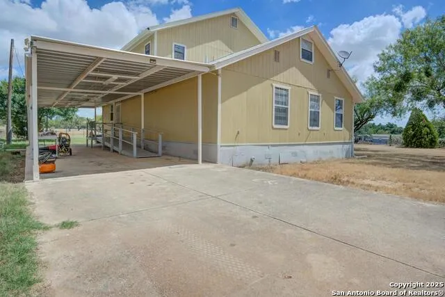 1176 Old Adams Pleasanton, TX 78064