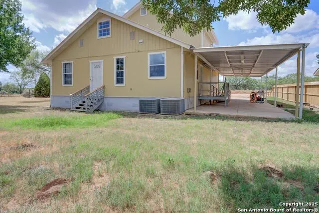 1176 Old Adams Pleasanton, TX 78064