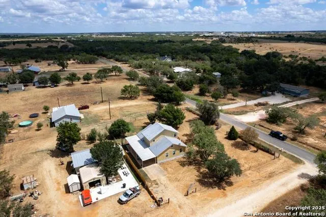 1176 Old Adams Pleasanton, TX 78064