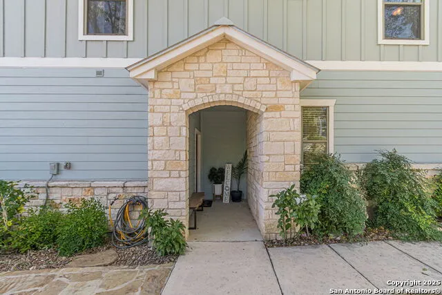 1950 Triple Peak Canyon Lake, TX 78133