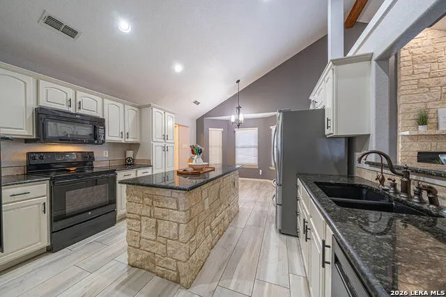 119 SCENIC HILLS La Vernia, TX 78121