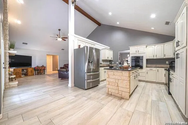 119 SCENIC HILLS La Vernia, TX 78121