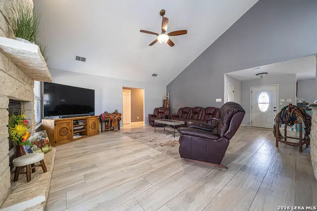 119 SCENIC HILLS La Vernia, TX 78121