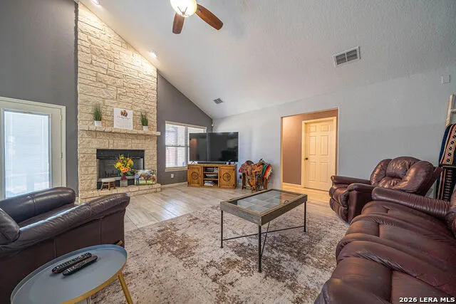 119 SCENIC HILLS La Vernia, TX 78121