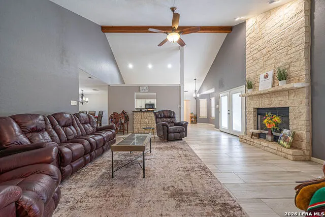 119 SCENIC HILLS La Vernia, TX 78121
