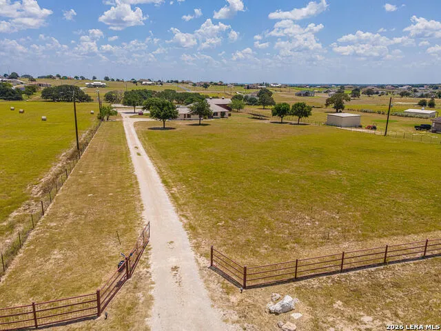 119 SCENIC HILLS La Vernia, TX 78121