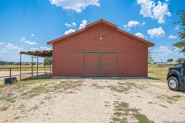 119 SCENIC HILLS La Vernia, TX 78121