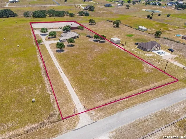119 SCENIC HILLS La Vernia, TX 78121
