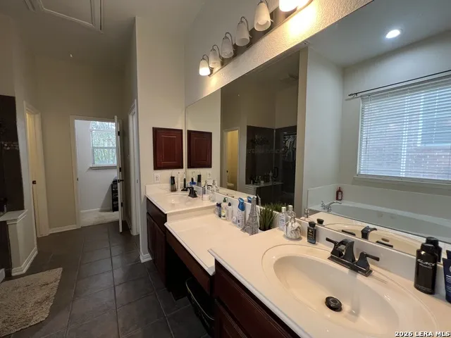 1346 desert link San Antonio, TX 78254