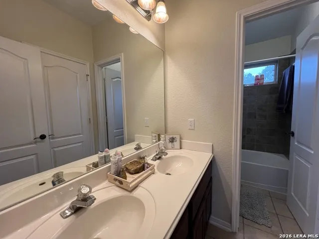 1346 desert link San Antonio, TX 78254