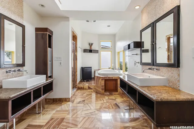 329 VIP DR Canyon Lake, TX 78133