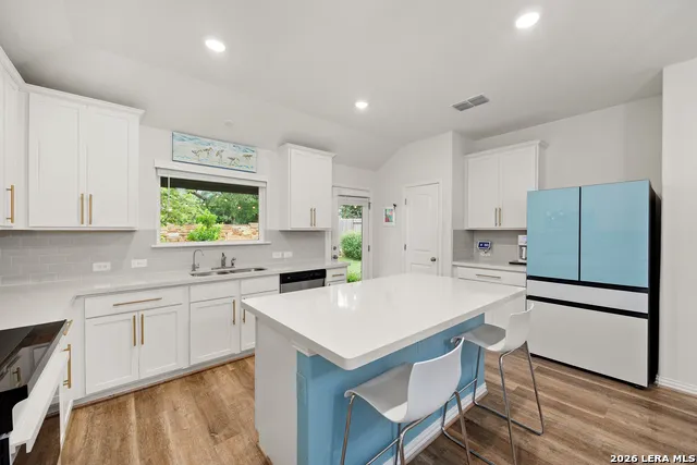 2055 COWAN DR New Braunfels, TX 78132