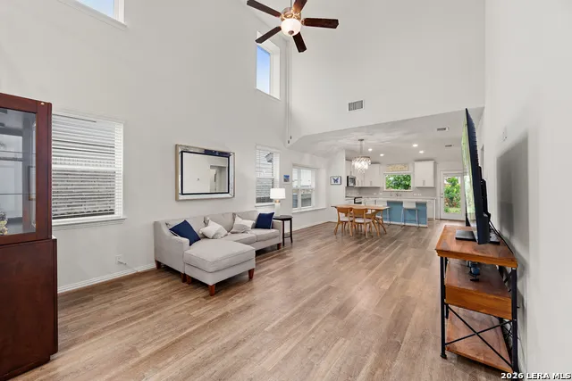 2055 COWAN DR New Braunfels, TX 78132