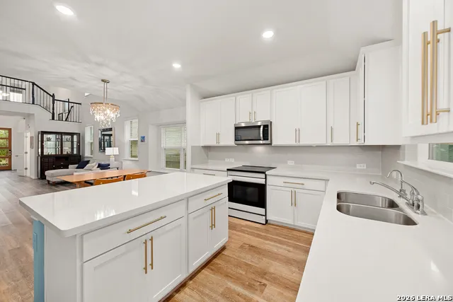 2055 COWAN DR New Braunfels, TX 78132