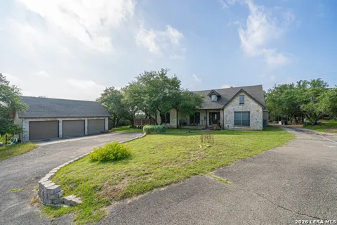 1325 OLD BOERNE RD