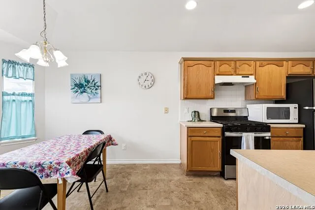 8426 PIGEONBERRY DR Converse, TX 78109