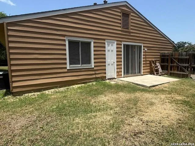 8806 WILD MDWS Converse, TX 78109