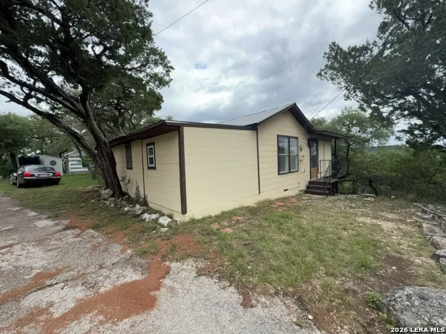 184 PARADISE LN Lakehills, TX 78063