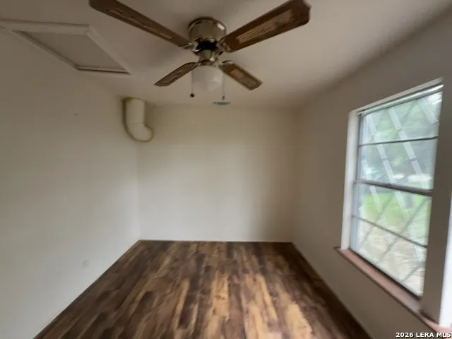 184 PARADISE LN Lakehills, TX 78063