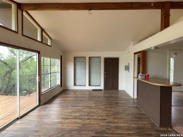 184 PARADISE LN Lakehills, TX 78063