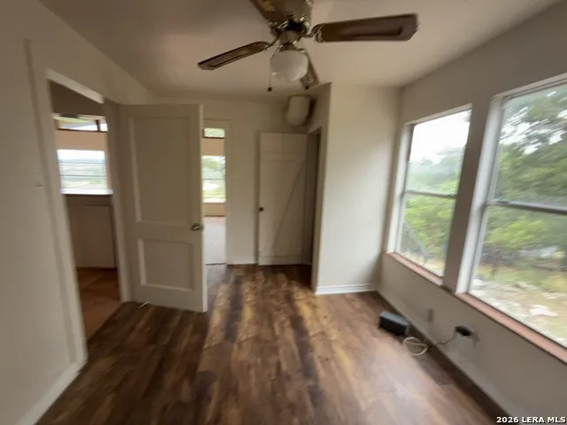 184 PARADISE LN Lakehills, TX 78063