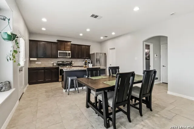 8120 Dublin Frst San Antonio, TX 78253