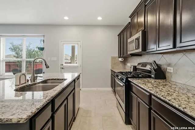 8120 Dublin Frst San Antonio, TX 78253