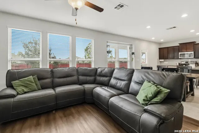 8120 Dublin Frst San Antonio, TX 78253
