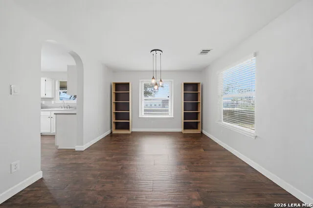 9002 LILAC HL Universal City, TX 78148