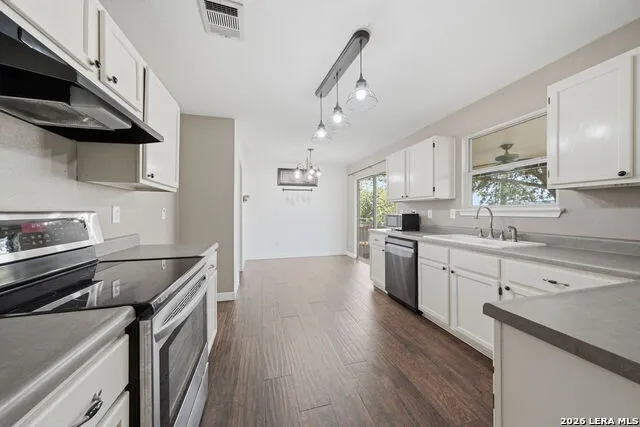 9002 LILAC HL Universal City, TX 78148