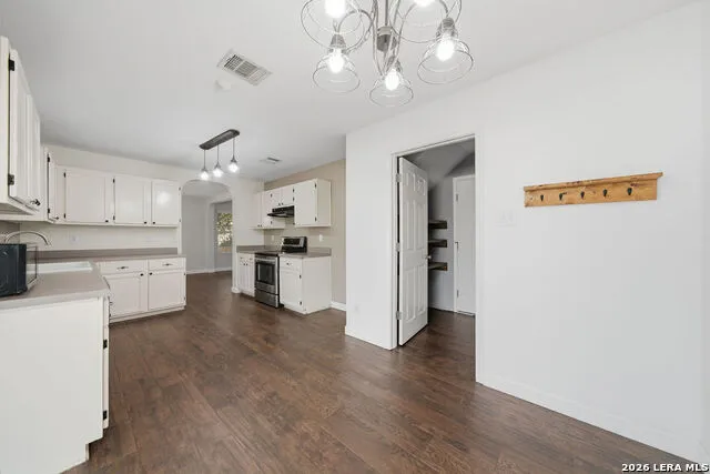 9002 LILAC HL Universal City, TX 78148