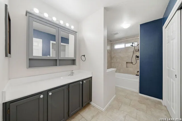 9002 LILAC HL Universal City, TX 78148