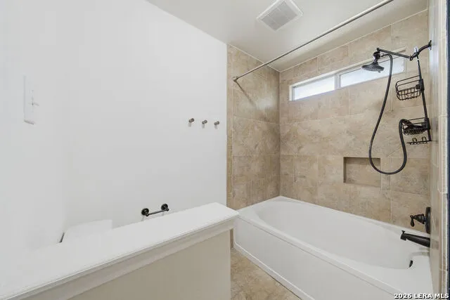 9002 LILAC HL Universal City, TX 78148