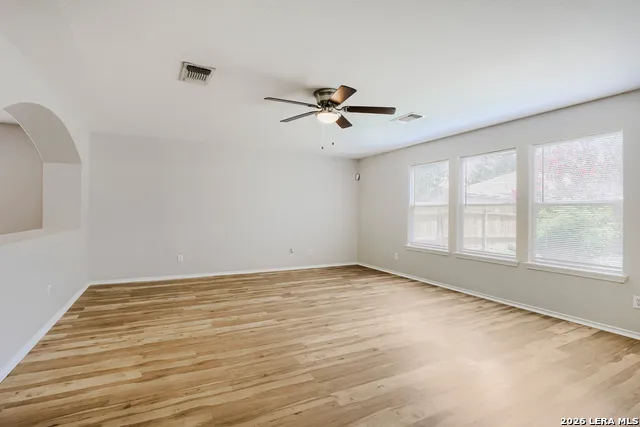 3424 Whisper Blf Schertz, TX 78108